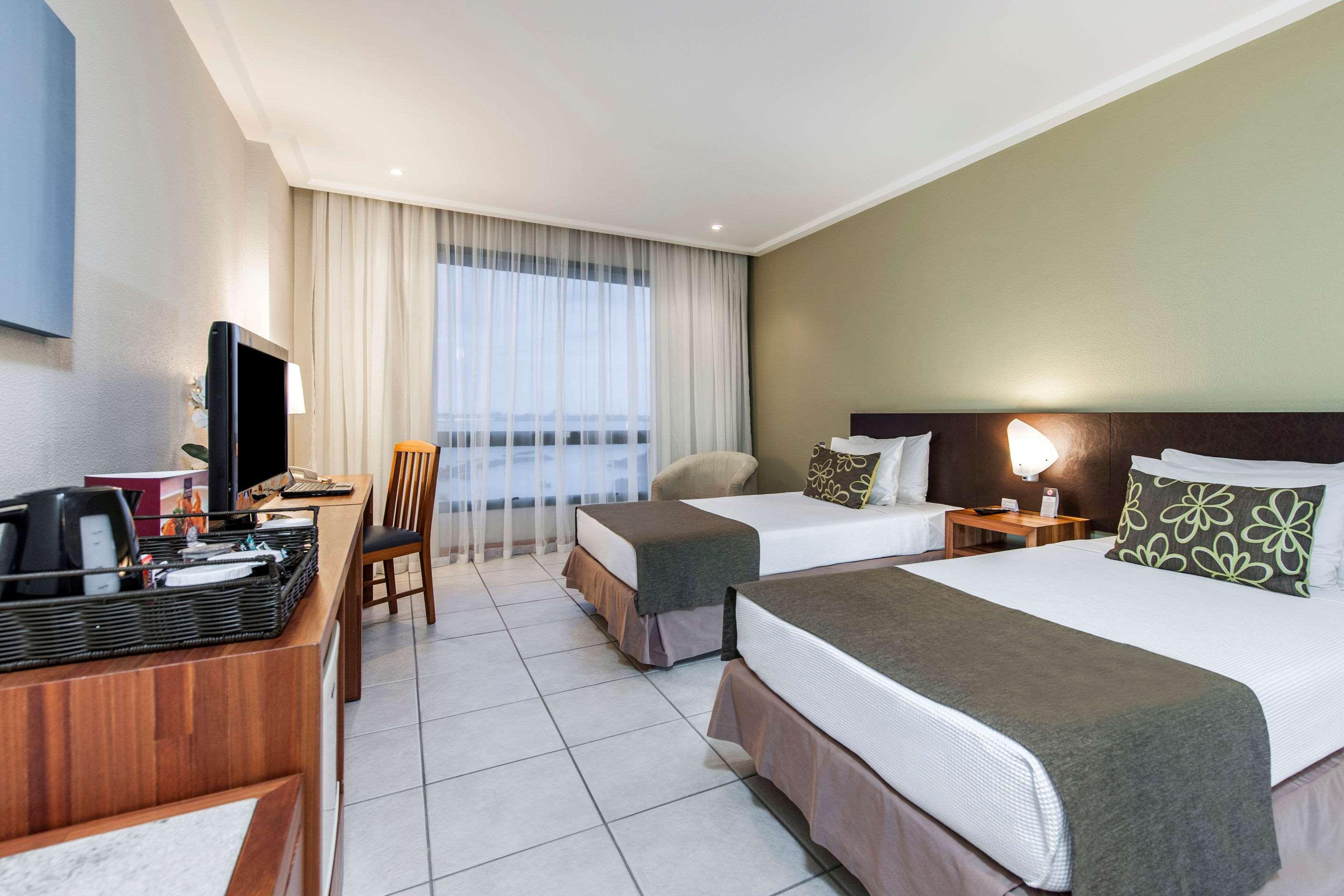 Comfort Suites Vitoria Exterior photo