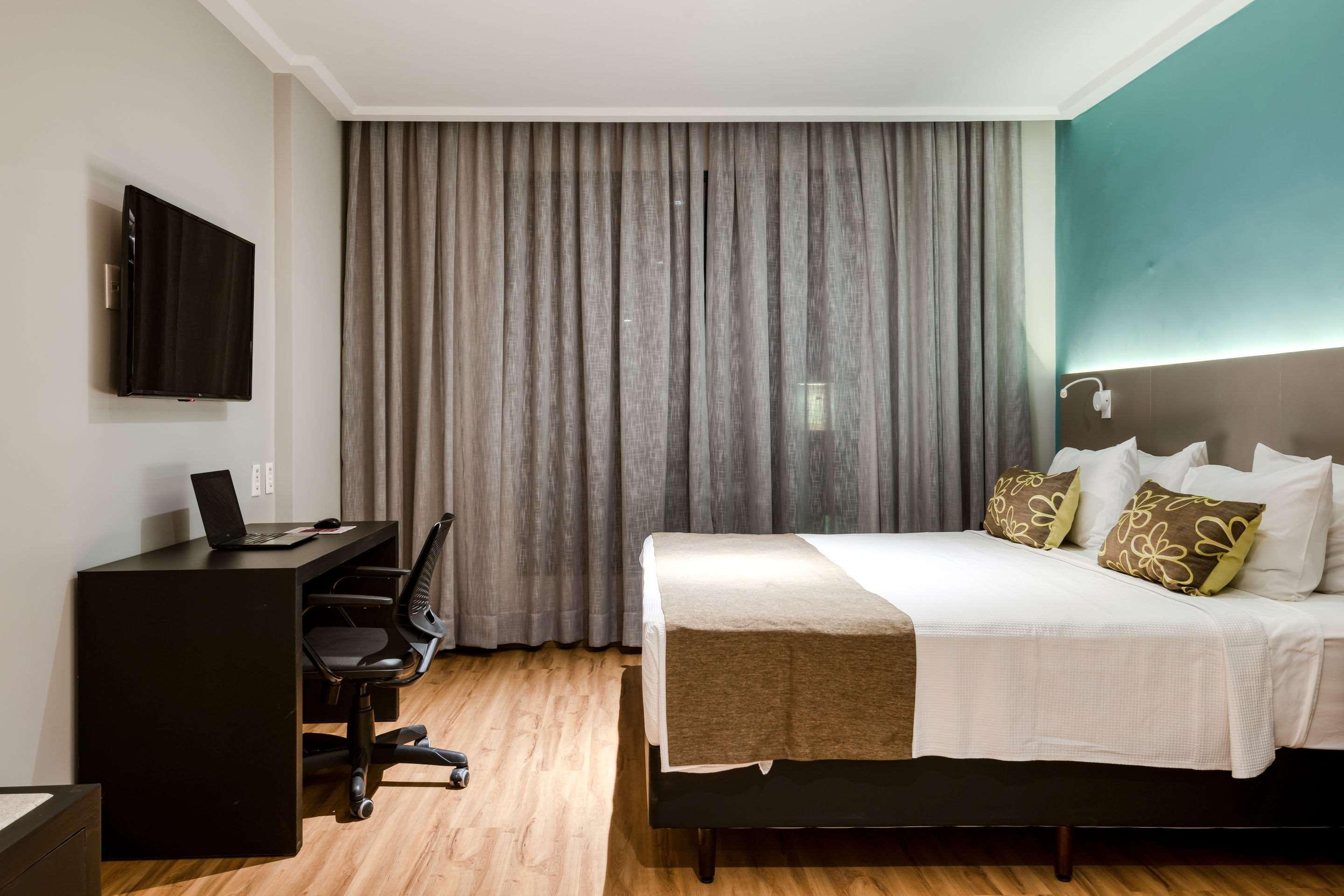Comfort Suites Vitoria Exterior photo