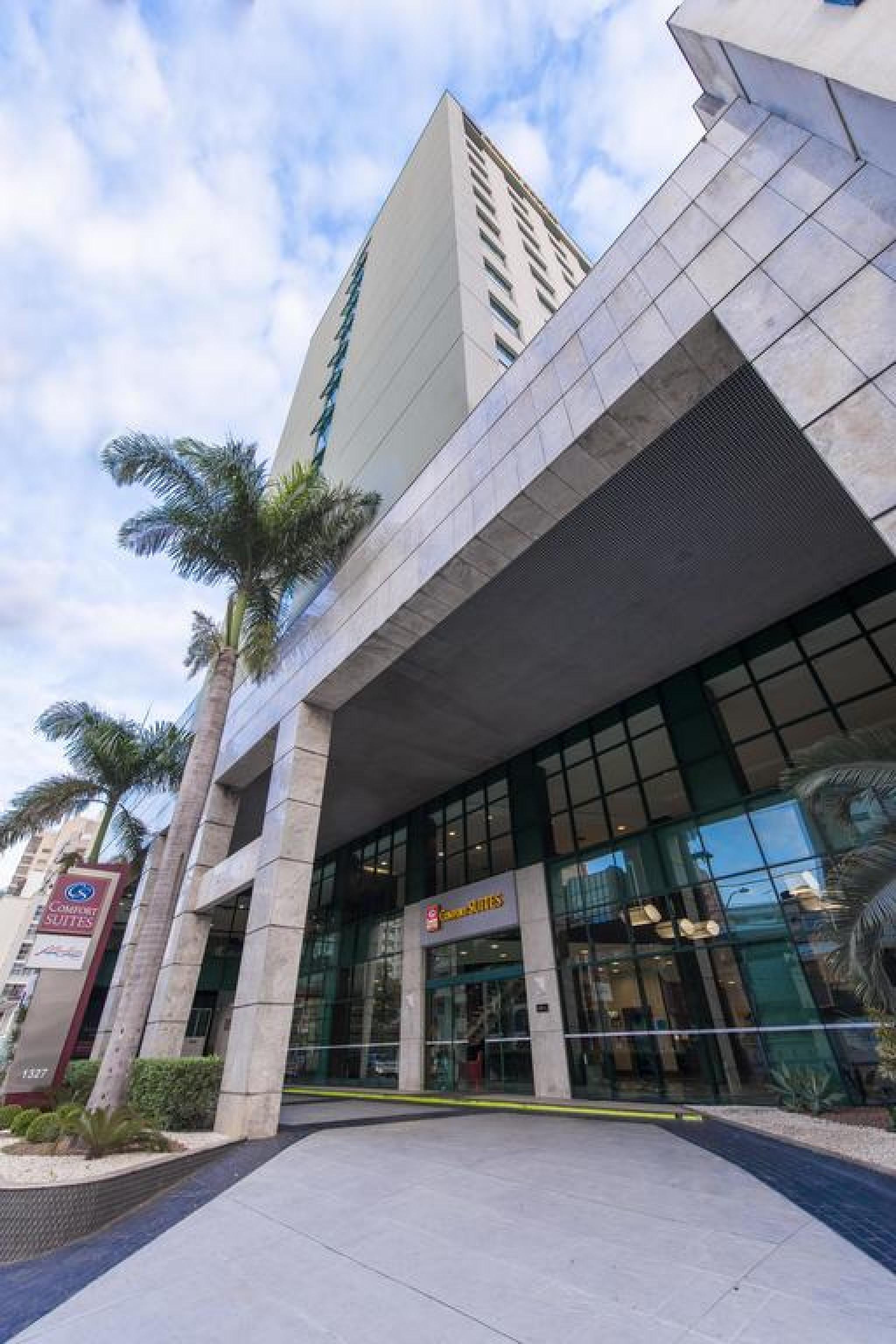 Comfort Suites Vitoria Exterior photo