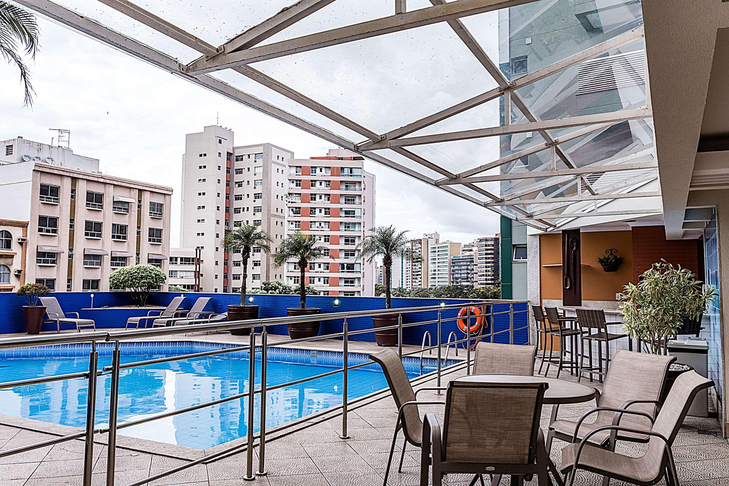 Comfort Suites Vitoria Exterior photo